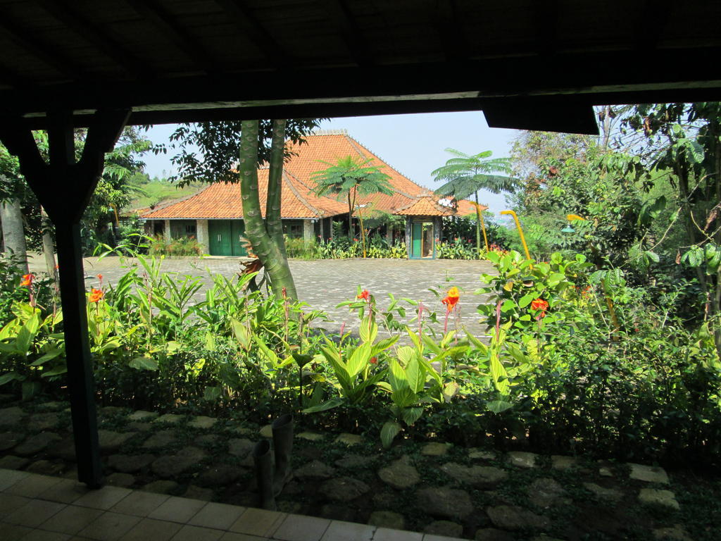 Dulang Resort & Resto Bandung Ngoại thất bức ảnh